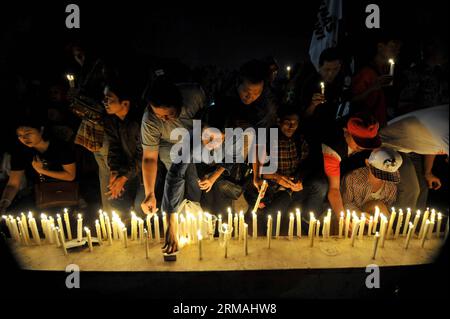 (140711) -- JAKARTA, 11 juillet 2014 (Xinhua) -- le peuple indonésien participe à solidarité pour la Palestine à Jakarta, Indonésie, le 11 juillet 2014. Vendredi, le président indonésien Susilo Bambang Yudhoyono a demandé au gouvernement israélien de mettre fin aux frappes militaires contre Gaza, qui ont coûté la vie à des dizaines de civils. L'Indonésie soutient depuis longtemps la cause palestinienne de la création d'un État indépendant et n'a pas de relations diplomatiques avec Israël. (Xinhua/Agung Kuncahya B.) INDONÉSIE-JAKARTA-SOLIDARITÉ POUR LA PALESTINE PUBLICATIONxNOTxINxCHN Jakarta juillet 11 2014 XINHUA Indonesian Cele Banque D'Images