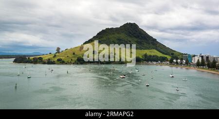 Mont Maunganui, réserve historique de Mauao, baie de Plenty, port de Tauranga, Nouvelle-Zélande Banque D'Images