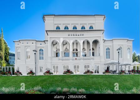 Bad Schwalbach, Allemagne - 23 août 2023 : vue panoramique sur Kurhaus à Bad Schwalbach, Hesse, Allemagne Banque D'Images