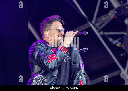 CarFest, Laverstoke Park Farm, Hampshire, Royaume-Uni. 26 août 2023. Peter Andre se produit au CarFest. Créé par Chris Evans, CarFest est le plus grand festival familial de collecte de fonds au Royaume-Uni. Crédit : Julian Kemp/Alamy Live News Banque D'Images