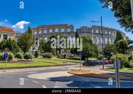 Amphithéâtre dans Pula attractions touristiques arène gladiatoriale en Croatie Banque D'Images