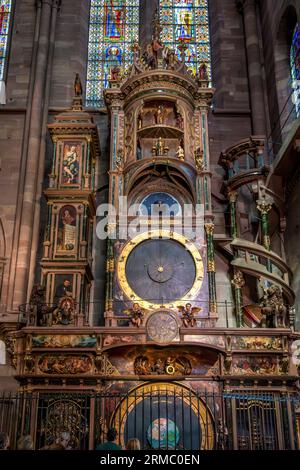 Strasbourg, France - 19 juin 2023 : horloge astronomique de la cathédrale de Strasbourg Banque D'Images