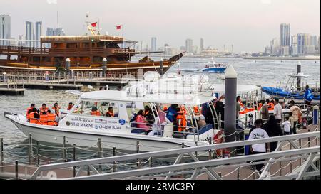 Bateaux de plaisance amarrés à la marina de Bahreïn Banque D'Images