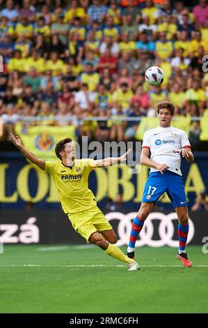 Gerard Moreno de Villarreal CF, Marcos Alonso de Barcelona CF en action lors de la Liga EA Sport Regular Season Round 3 le 27 août 2023 à Ceram Banque D'Images