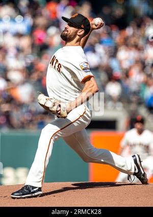 Août 27 2023 San Francisco CA, États-Unis le lanceur de secours de San Francisco Tristan Beck (43) livre le ballon lors du match MLB entre les Braves d'Atlanta et les Giants de San Francisco à Oracle Park San Francisco Calif. Thurman James/CSM Banque D'Images