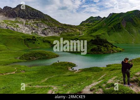 Allgäuer Bergseen à Alpen. Schrecksee. Banque D'Images