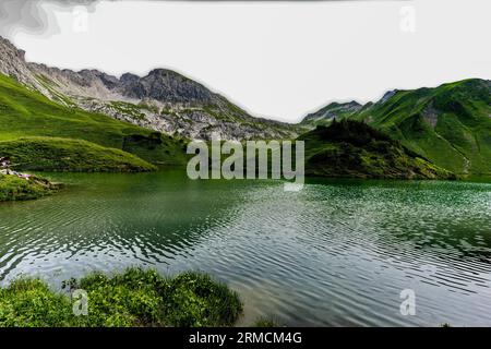 Allgäuer Bergseen à Alpen. Schrecksee. Banque D'Images