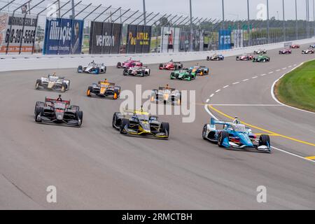 Madison, Illinois, États-Unis. 27 août 2023. JOSEF NEWGARDEN (2 ans), pilote de la série INDYCAR, de Nashville, Tennessee, court à travers les virages lors du Bommarito Automotive Group 500 au World Wide Technology Raceway à Madison il. (Image de crédit : © Walter G Arce SR Grindstone Medi/ASP) USAGE ÉDITORIAL SEULEMENT! Non destiné à UN USAGE commercial ! Banque D'Images