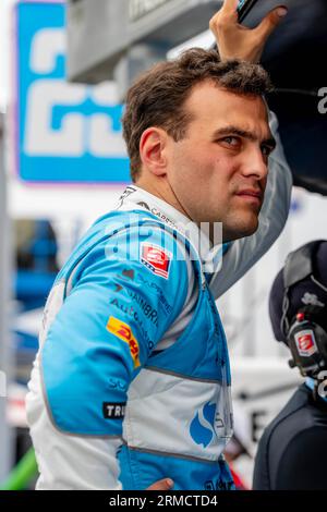 Madison, Illinois, États-Unis. 27 août 2023. DEVLIN DeFRANCESCO (29), pilote de la série INDYCAR, de Toronto, Canada, se prépare à la qualité pour le Bommarito Automotive Group 500 au World Wide Technology Raceway à Madison, il, États-Unis. (Image de crédit : © Walter G Arce SR Grindstone Medi/ASP) USAGE ÉDITORIAL SEULEMENT! Non destiné à UN USAGE commercial ! Banque D'Images