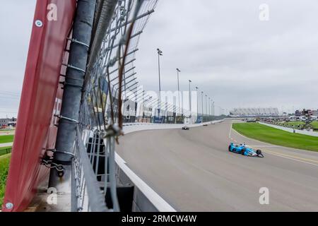 Madison, Illinois, États-Unis. 27 août 2023. DEVLIN DeFRANCESCO (29), pilote de la série INDYCAR, de Toronto, au Canada, court à travers les virages lors du Bommarito Automotive Group 500 au World Wide Technology Raceway à Madison il. (Image de crédit : © Walter G Arce SR Grindstone Medi/ASP) USAGE ÉDITORIAL SEULEMENT! Non destiné à UN USAGE commercial ! Banque D'Images