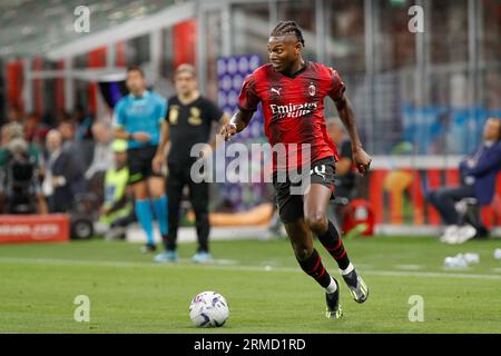 Italie. 26 août 2023. Italie, Milan, août 26 2023 : Rafael Leao (attaquant de l'AC Milan) se dirige vers la zone de pénalité en première mi-temps pendant le match de football AC Milan vs Torino FC, jour 2 Serie A 2023-2024 Stade San Siro (image de crédit : © Fabrizio Andrea Bertani/Pacific Press via ZUMA Press Wire) À USAGE ÉDITORIAL UNIQUEMENT! Non destiné à UN USAGE commercial ! Banque D'Images