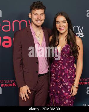 (De gauche à droite) Jesser et Christina Trexler arrivent aux Streamy Awards 2023 qui ont lieu au Fairmont Century Plaza à Los Angeles, en Californie, le dimanche 27 août 2023. (Photo de Sthanlee B. Mirador/Sipa USA) Banque D'Images