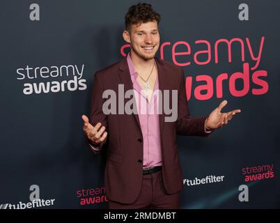 Los Angeles, États-Unis. 27 août 2023. Jesser arrive aux Streamy Awards 2023 qui se tiennent au Fairmont Century Plaza à Los Angeles, CA, le dimanche 27 août 2023. (Photo de Sthanlee B. Mirador/Sipa USA) crédit : SIPA USA/Alamy Live News Banque D'Images