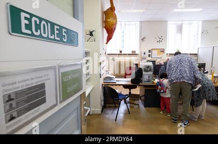 Bruxelles, Belgique. 28 août 2023. Illustration photo prise lors d'une visite à l'école 'Ecole communale n°5 d'Ixelles' le premier jour de la rentrée scolaire, lundi 28 août 2023 à Ixelles - Elsene, Bruxelles. Les élèves des établissements d’enseignement francophones reviennent aujourd’hui. BELGA PHOTO BENOIT DOPPAGNE crédit : Belga News Agency/Alamy Live News Banque D'Images