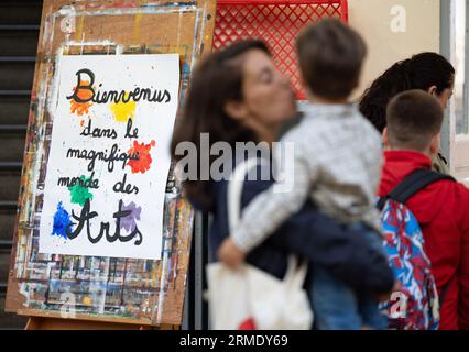 Bruxelles, Belgique. 28 août 2023. Illustration photo prise lors d'une visite à l'école 'Ecole communale n°5 d'Ixelles' le premier jour de la rentrée scolaire, lundi 28 août 2023 à Ixelles - Elsene, Bruxelles. Les élèves des établissements d’enseignement francophones reviennent aujourd’hui. BELGA PHOTO BENOIT DOPPAGNE crédit : Belga News Agency/Alamy Live News Banque D'Images