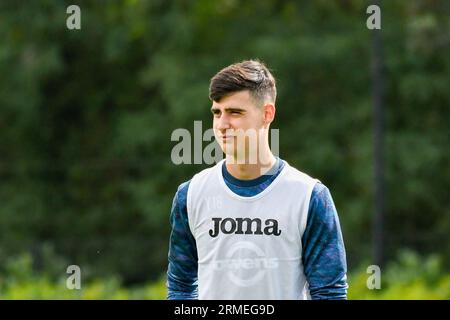 Swansea, pays de Galles. 26 août 2023. Teodor Minchev de Swansea City lors de l'échauffement avant le match de la Ligue de développement professionnel des moins de 18 ans entre Swansea City et Sheffield mercredi à la Swansea City Academy à Swansea, pays de Galles, Royaume-Uni, le 26 août 2023. Crédit : Duncan Thomas/Majestic Media/Alamy Live News. Banque D'Images