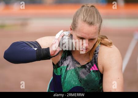 BREDA, PAYS-BAS - 28 JUILLET : Jessica Schilder des pays-Bas en compétition dans le lancer du poids le jour 1 des Championnats nationaux néerlandais d'athlétisme au Sprint AV le 28 juillet 2023 à Breda, pays-Bas. (Photo de Joris Verwijst/BSR Agency) Banque D'Images