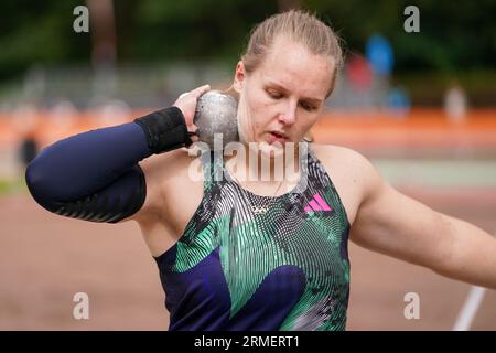 BREDA, PAYS-BAS - 28 JUILLET : Jessica Schilder des pays-Bas en compétition dans le lancer du poids le jour 1 des Championnats nationaux néerlandais d'athlétisme au Sprint AV le 28 juillet 2023 à Breda, pays-Bas. (Photo de Joris Verwijst/BSR Agency) Banque D'Images