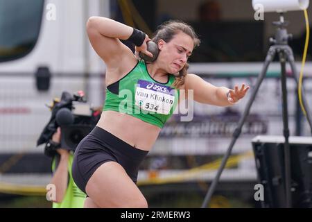 BREDA, PAYS-BAS - 28 JUILLET : Jorinde van Klinken des pays-Bas en compétition dans le lancer du poids le jour 1 des Championnats nationaux néerlandais d'athlétisme au Sprint AV le 28 juillet 2023 à Breda, pays-Bas. (Photo de Joris Verwijst/BSR Agency) Banque D'Images