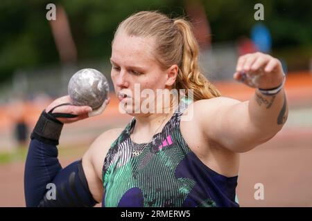 BREDA, PAYS-BAS - 28 JUILLET : Jessica Schilder des pays-Bas en compétition dans le lancer du poids le jour 1 des Championnats nationaux néerlandais d'athlétisme au Sprint AV le 28 juillet 2023 à Breda, pays-Bas. (Photo de Joris Verwijst/BSR Agency) Banque D'Images