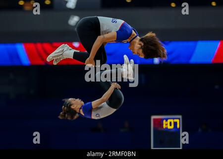 Manille, Philippines. 28 août 2023. Cheerdancers se produit lors du match du groupe C entre la Jordanie et la Nouvelle-Zélande à la coupe du monde FIBA 2023 à Manille, aux Philippines, le 28 août 2023. Crédit : Rouelle Umali/Xinhua/Alamy Live News Banque D'Images