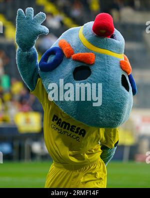 Villarreal, Espagne. 27 août 2023. La mascotte de Villarreal CF lors du match de la Liga entre Villarreal CF et le FC Barcelone a joué au stade la Ceramica le 27 août à Villarreal, Espagne. (Photo Alex Carreras/PRESSINPHOTO) crédit : PRESSINPHOTO SPORTS AGENCY/Alamy Live News Banque D'Images