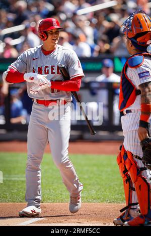 27 août 2023 ; New York City, New York ; Los Angeles Angels DH Shohei Ohtani entre dans la boîte des batteurs contre les mets de New York. Les mets ont vaincu les Anges 3-2. (Ariel Fox/image du sport) Banque D'Images