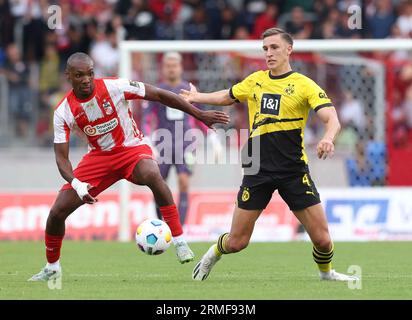 Erfurt, Deutschland. 22 juillet 2023. Firo : 07/22/2023, football, football, 1e Ligue, 1e Bundesliga, saison 2023/2024, Test Match, Rot-Weiss Erfurt - BVB, Borussia Dortmund Nico SCHLOTTERBECK, BVB, Right Credit : dpa/Alamy Live News Banque D'Images