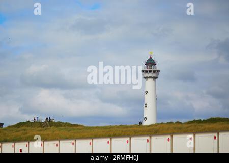 Vue panoramique du phare de van Speijk à Egmond aan zee près d'Alkmaar, Hollande du Nord, pays-Bas Banque D'Images