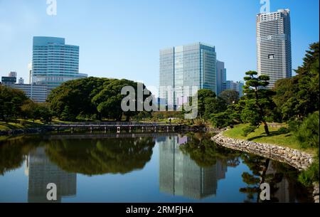 Jardins Hamarikyu à Tokyo, Japon Banque D'Images