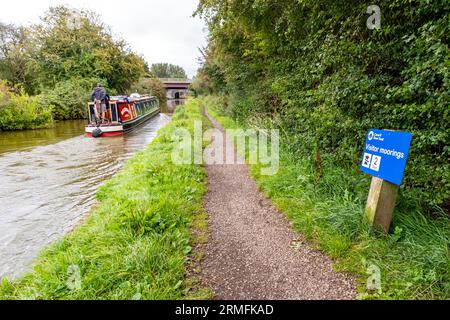 Signe de confiance Canal & River, 2 jours d'amarrage des visiteurs à Wheelock près de Sandbach Cheshire Royaume-Uni Banque D'Images