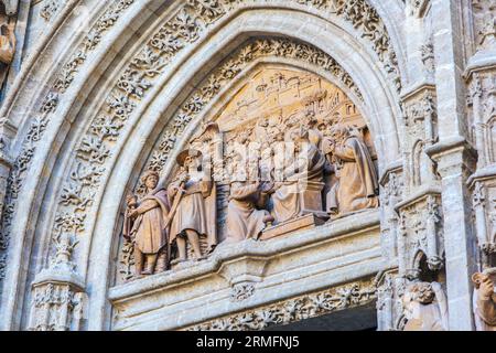 Porte Puerta de Palos (porte Puerta de la Adoración de los Magos). Façade orientale de la cathédrale de Séville. Séville, Andalousie, Espagne. Banque D'Images