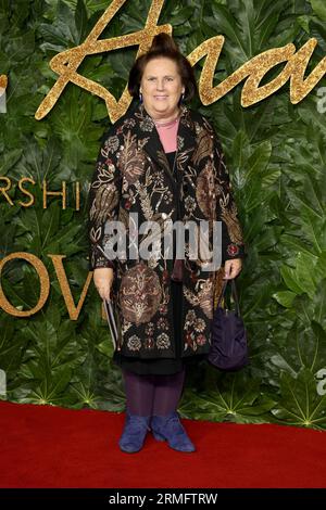 Suzy Menkes assiste aux Fashion Awards au Royal Albert Hall de Londres. Banque D'Images