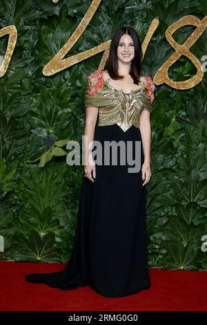 Londres, Royaume-Uni. 10 décembre 2018. Lana Del Rey assiste aux Fashion Awards au Royal Albert Hall de Londres. (Photo Fred Duval/SOPA Images/Sipa USA) crédit : SIPA USA/Alamy Live News Banque D'Images