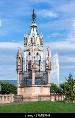 Brunswick Monument et Fontaine d'eau de Genève (Jet d'eau), jardin des Alpes, Quai du Mont blanc, Genève (Genève), Canton de Genève, Suisse Banque D'Images
