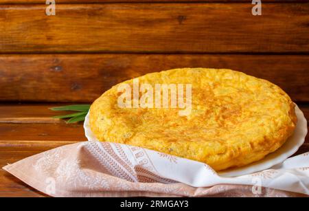 Omelette espagnole. arrière-plan avec espace de copie Banque D'Images
