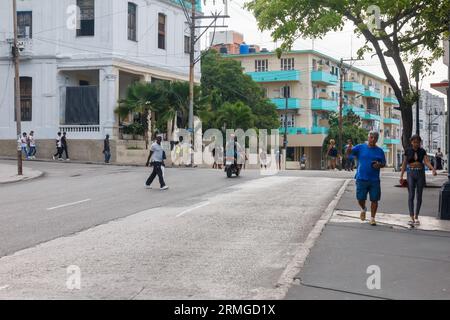 La Havane, Cuba, 2023, Cubains dans le quartier du centre-ville Banque D'Images