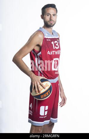 Anvers, Belgique. 28 août 2023. Yoeri Schoepen d'Anvers pose lors d'une séance photo de l'équipe belge de basket-ball Antwerp Giants, devant la Ligue BNXT 2023-2024, lundi 28 août 2023 à Anvers. BELGA PHOTO TOM GOYVAERTS crédit : Belga News Agency/Alamy Live News Banque D'Images