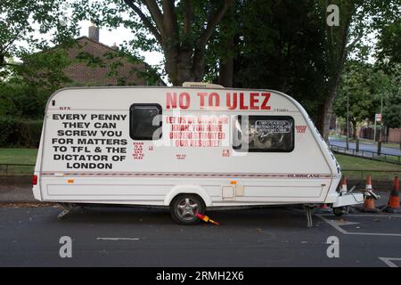 Non à ULEZ caravane devant Londres Maire Sadiq Khans maison London ANTI ULEZ Banque D'Images