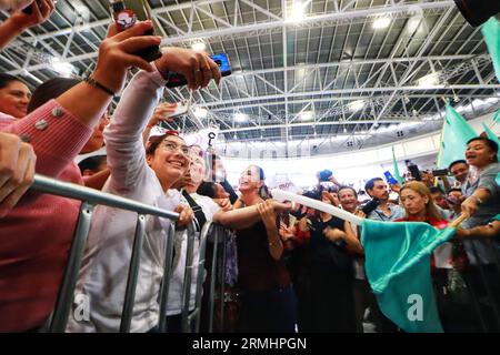 27 août 2023 à Xalapa, Mexique, les partisans de Claudia Sheinbaum assistent au rassemblement de clôture de campagne pour soutenir la candidate pour la coordination de la défense de la transformation, Claudia Sheinbaum Pardo au Vélodrome International. Le 27 août 2023. À Xalapa, Mexique. (Image de crédit : © Author/eyepix via ZUMA Press Wire) USAGE ÉDITORIAL SEULEMENT! Non destiné à UN USAGE commercial ! Banque D'Images