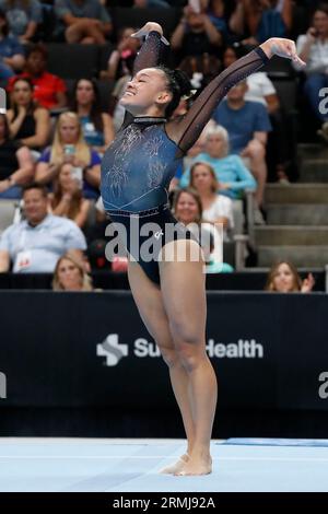 San Jose, Californie, États-Unis. 27 août 2023. Leanne Wong (218 ans) participe à un exercice sur le sol aux Championnats américains de gymnastique Xfinity 2023 au SAP Center à San Jose, Californie, le dimanche 27 août 2023 (image de crédit : © David G. McIntyre/ZUMA Press Wire) À USAGE ÉDITORIAL SEULEMENT! Non destiné à UN USAGE commercial ! Banque D'Images