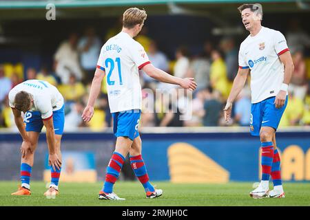 Frenkie de Jong (FC Barcelone, #21) et Robert Lewandowski (FC Barcelone, #9) en action lors du match de LaLiga entre Villarreal et Barcelone à Cera Banque D'Images