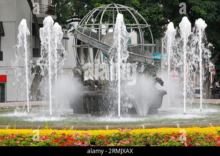 Une magnifique fontaine dans le rond-point Rotunda do Infante, Funchal Banque D'Images