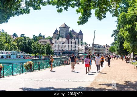 Musée-Château d'Annecy depuis Quai Napoléon III, Vieille ville, Annecy, haute-Savoie, Auvergne-Rhône-Alpes, France Banque D'Images