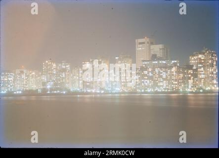 Sky Line de Bombay City, vue de Cuffe Parade du côté de la mer, Mumbai, Inde. Banque D'Images