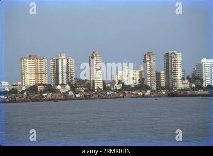 Sky Line de Bombay City, vue de Cuffe Parade du côté de la mer, Mumbai, Inde. Banque D'Images