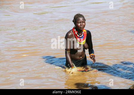 Les Daasanach (également connus sous le nom de Marille ou Geleba) sont un groupe ethnique couchitique habitant certaines régions de l'Éthiopie, du Kenya et du Soudan du Sud. Leur homel principal Banque D'Images