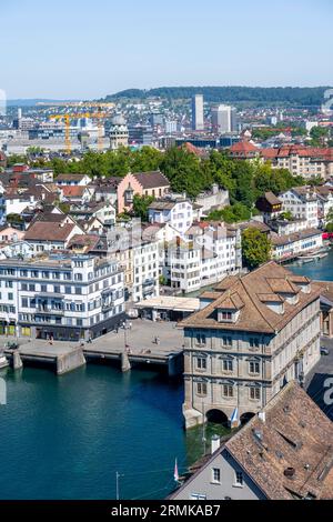 Vue sur la ville avec Limmat, centre-ville, Zurich, Suisse Banque D'Images