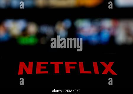 26 août 2023 : Gaziantep, Turquie. 28 août 2023. Le logo de l'application Netflix sur un smartphone. Netflix est un service de streaming de films, séries et émissions télévisées et documentaires, disponible sur abonnement. Il est détenu et exploité par Netflix, Inc. (Image de crédit : © Muhammad ATA/IMAGESLIVE via ZUMA Press Wire) USAGE ÉDITORIAL SEULEMENT! Non destiné à UN USAGE commercial ! Banque D'Images