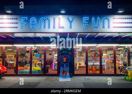 Salle de jeux vidéo familiale à Herne Bay Kent Angleterre Banque D'Images